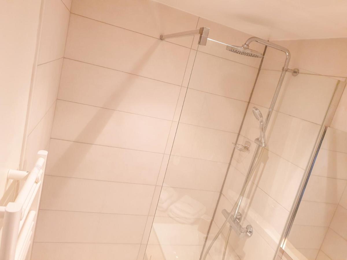 Spacieux Appartement Au Calme 15Min Sud De Lyon Proche Metro Et Gare Confluence Aquarium Gerland Oullins Exterior foto